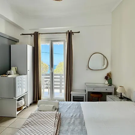Kirki Rooms By The Sea Parikia  Exterior photo